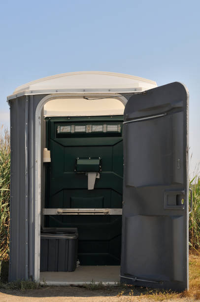 Portable Toilet Options We Offer in Mims, FL
